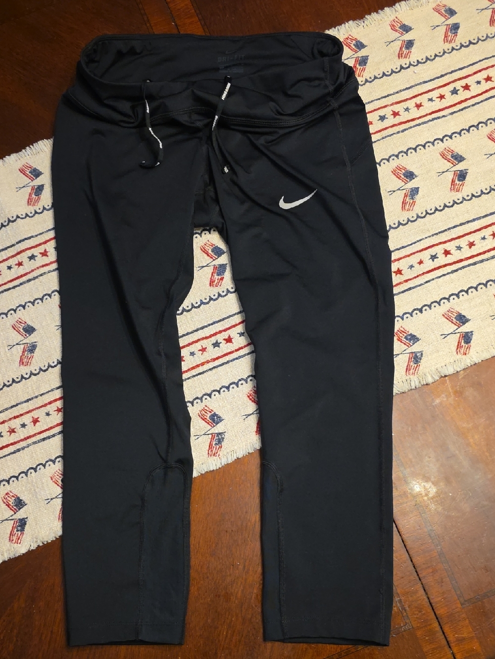 Nike Black Performance Leggings Capri with Reflective Swoosh Women's